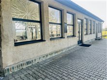 Cintorín a dom smútku